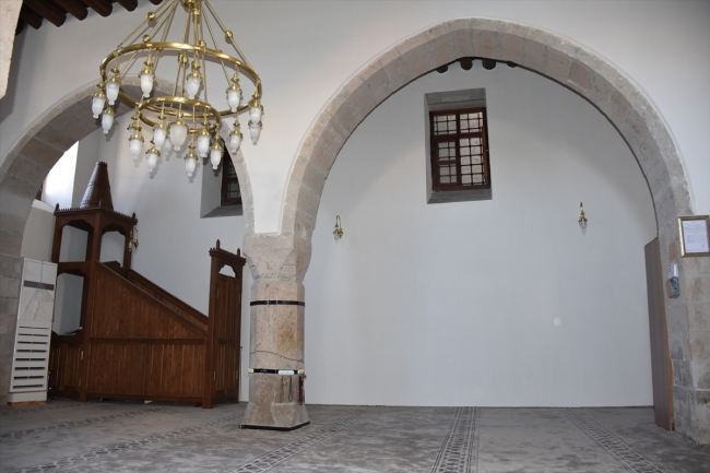 Malatya'da Toptaş Camii yeniden ibadete açıldı